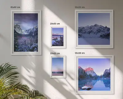 Galeria de parede com paisagens de montanhas, lagos e florestas