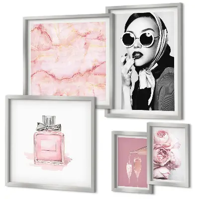Galeria de parede com detalhes elegantes em rosa