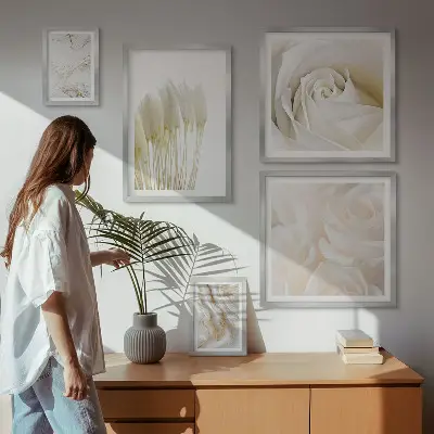 Conjunto de 5 quadros com moldura com detalhes em mármore rosa e branco
