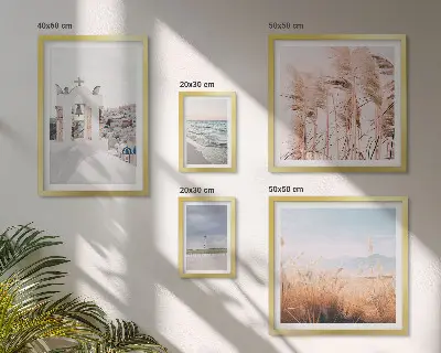Galeria de quadros de parede com paisagens litorâneas elegantes