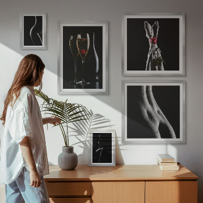Galeria de parede Elegantes detalhes modernos em preto e vermelho.