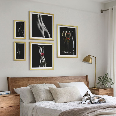 Galeria de parede Elegantes detalhes modernos em preto e vermelho.