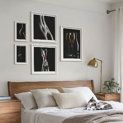 Galeria de parede Elegantes detalhes modernos em preto e vermelho.
