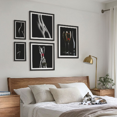 Galeria de parede Elegantes detalhes modernos em preto e vermelho.