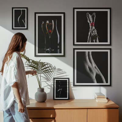 Galeria de parede Elegantes detalhes modernos em preto e vermelho.