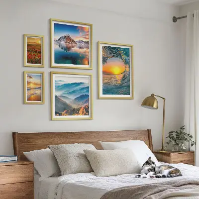 Conjunto de 5 quadros com moldura de paisagens naturais com mar, montanhas e flores