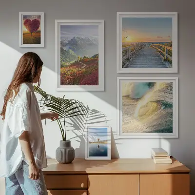 Galeria de quadros para parede com estampas de paisagens, montanhas, corações, ondas e balões