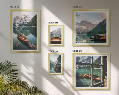 Conjunto de 5 quadros com moldura com paisagens de lagos, montanhas e barcos