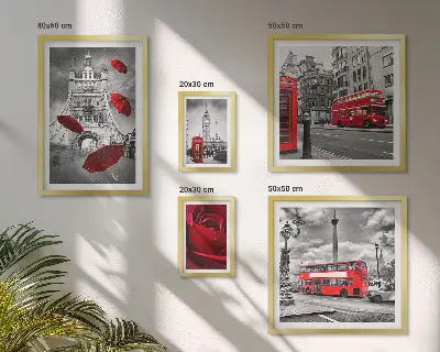 Conjunto de 5 quadros com moldura com motivos londrinos e detalhes em vermelho