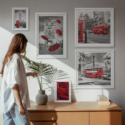 Conjunto de 5 quadros com moldura com motivos londrinos e detalhes em vermelho