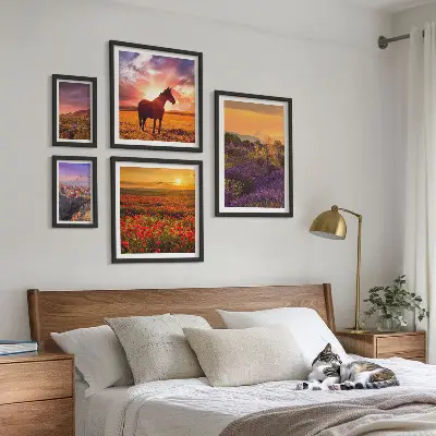 Conjunto de 5 quadros decorativos com paisagens da natureza cavalos e flores