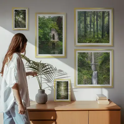 Galeria de parede com tema de florestas verdes e cachoeiras