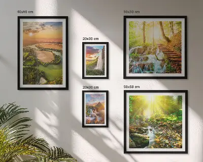 Conjunto de 5 quadros com moldura de paisagens com cachoeiras e vales