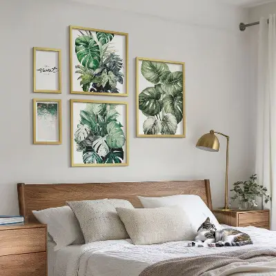 Galeria de parede com motivos vegetais modernos