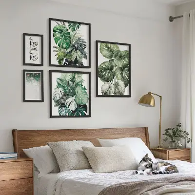 Galeria de quadros para parede com citações abstratas de motivos vegetais