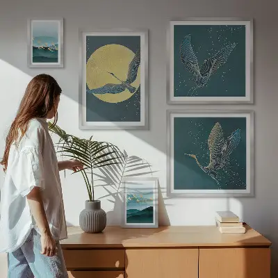 Conjunto de 5 quadros decorativos com estampas de paisagens pássaros e céu noturno e moldura