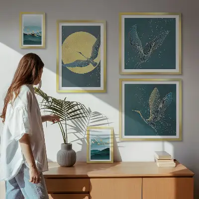 Conjunto de 5 quadros decorativos com estampas de paisagens pássaros e céu noturno e moldura