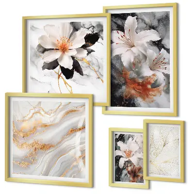 Galeria de parede com estampa floral sobre fundo de mármore