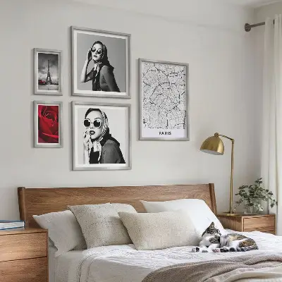 Galeria de quadros para parede com detalhes elegantes da moda parisiense