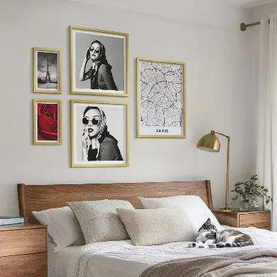 Galeria de quadros para parede com detalhes elegantes da moda parisiense