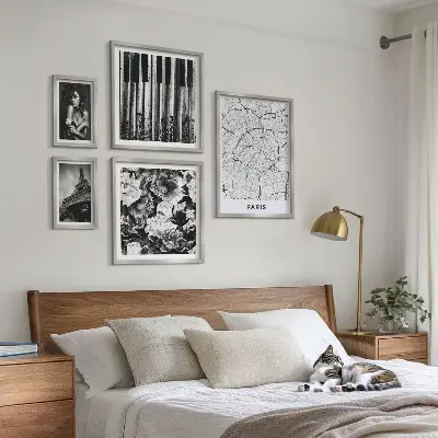 Conjunto de 5 quadros com moldura com tema de arquitetura elegante em estilo parisiense