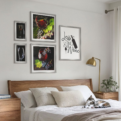 Parede galeria de quadros Vinhos e acessórios elegantes