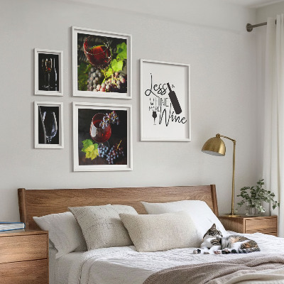 Parede galeria de quadros Vinhos e acessórios elegantes