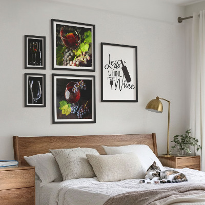 Parede galeria de quadros Vinhos e acessórios elegantes