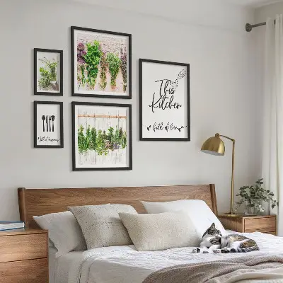 Conjunto de 5 quadros decorativos com inspirações rústicas de ervas
