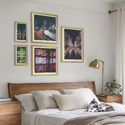 Conjunto de 5 quadros decorativos Cidade moderna à noite com néon