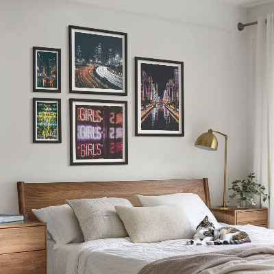 Conjunto de 5 quadros decorativos Cidade moderna à noite com néon