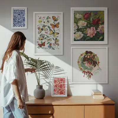 Conjunto de 5 quadros decorativos com estética vintage de flores e borboletas