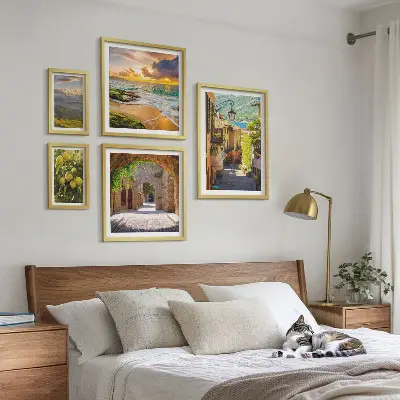 Conjunto de 5 quadros decorativos com tema de ruas e paisagens encantadoras