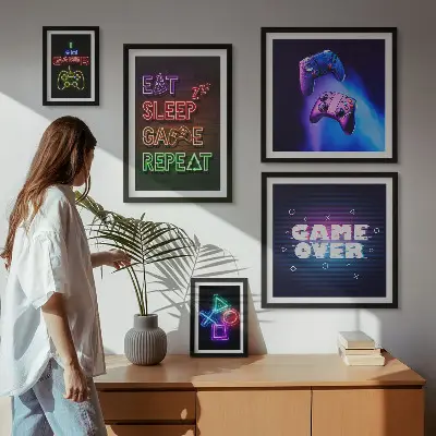 Conjunto de 5 quadros com moldura com temas de jogos de computador em neon