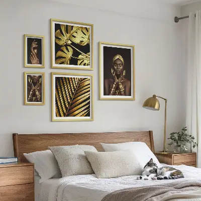 Galeria de parede retratos de mulheres em estilo glamoroso com temática natureza