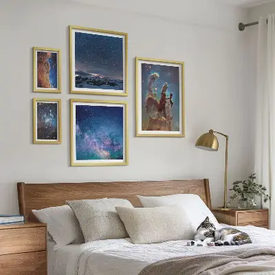 Conjunto de 5 quadros decorativos com paisagens cósmicas de galáxias