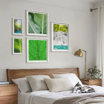 Galeria de quadros para parede com estampa de cachoeiras e palmeiras tropicais