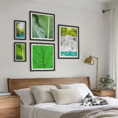 Galeria de quadros para parede com estampa de cachoeiras e palmeiras tropicais