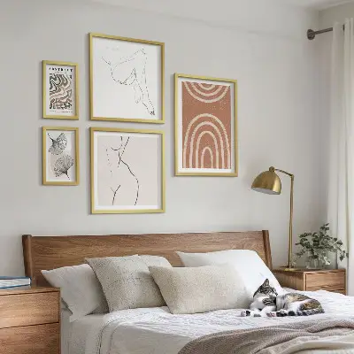 Conjunto de 5 quadros decorativos com figuras abstratas elegantes