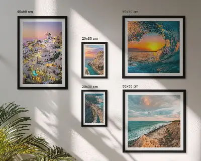 Conjunto de 5 quadros com moldura com estampas de paisagens litorâneas e praias