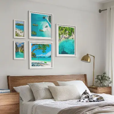 Conjunto de 5 quadros decorativos com tema de praias tropicais e águas paradisíacas