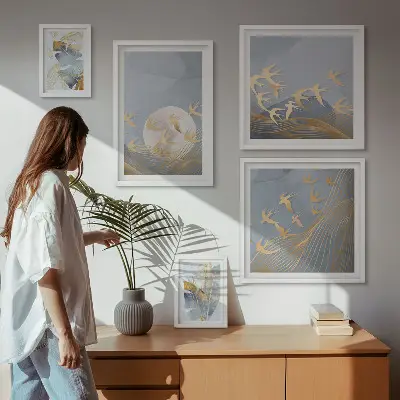Conjunto de 5 quadros com moldura de folhas cinzas e pássaros estilosos