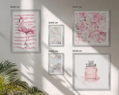 Galeria de parede com detalhes elegantes em rosa e flores de flamingo