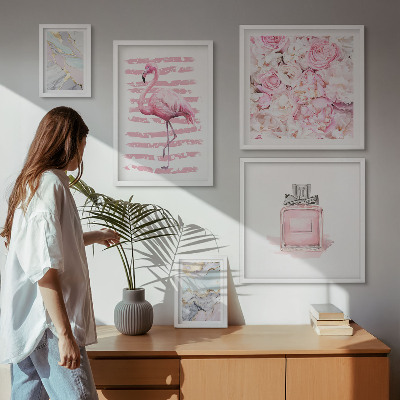 Galeria de parede Elegantes detalhes em rosa com flores de flamingo.