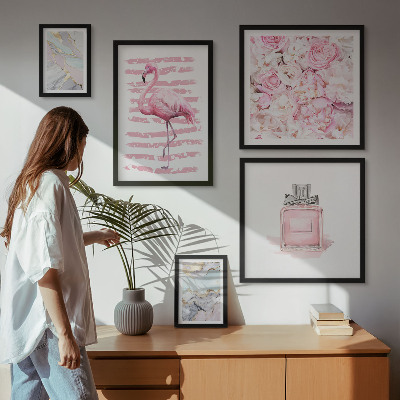 Galeria de parede Elegantes detalhes em rosa com flores de flamingo.