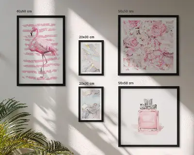 Galeria de parede com detalhes elegantes em rosa e flores de flamingo