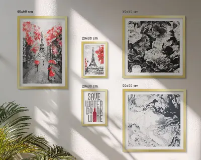 Galeria de parede com estampas de flores e padrões parisienses