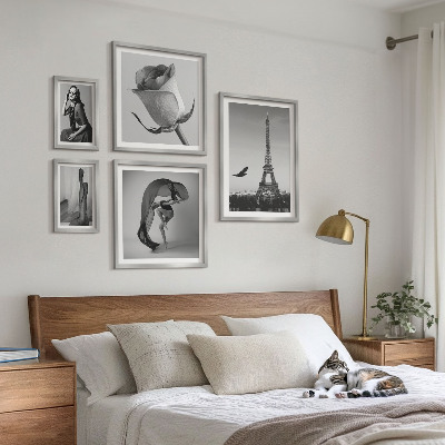Conjunto de 5 quadros com moldura Elegante Paris em preto e branco