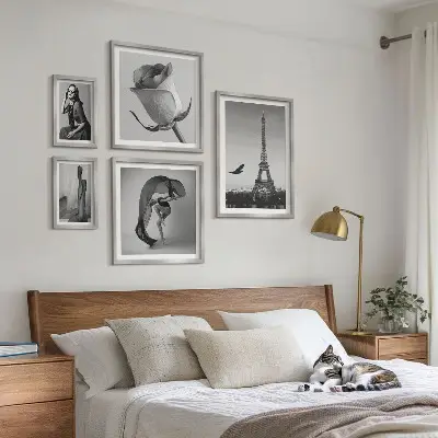 Conjunto de 5 quadros com moldura estampa elegante de Paris em preto e branco