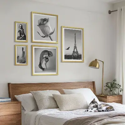 Conjunto de 5 quadros com moldura estampa elegante de Paris em preto e branco